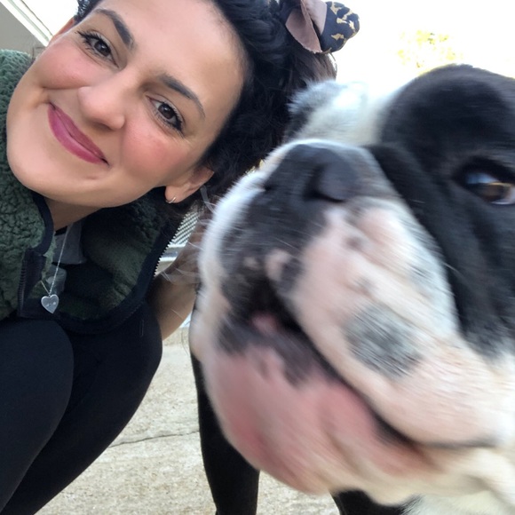 Meet your Posher, Ashley - Picture 2 of 4